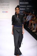 Model walk the ramp for Shift,Payal Khandwala,Roma Narsinghani show at Lakme Fashion Week Day 2 on 4th Aug 2012 (138).JPG
